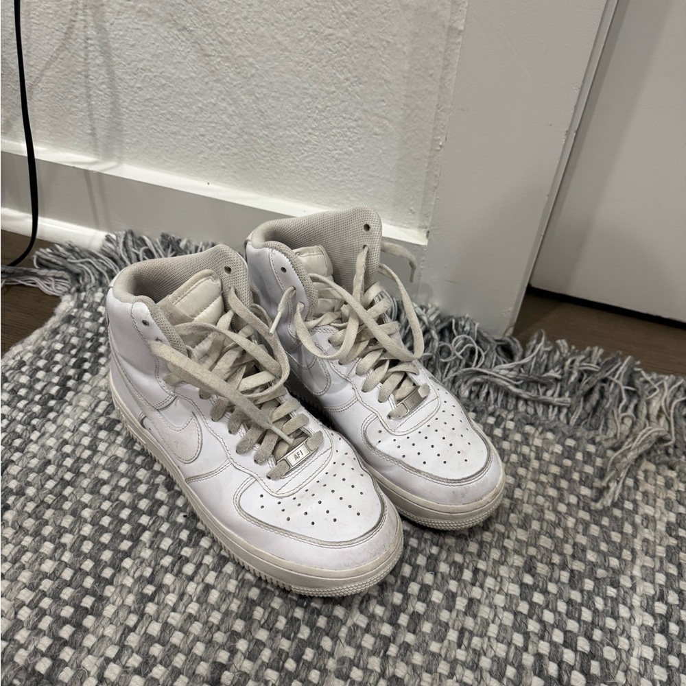 Women's White Athletic Shoes Nike High Air Force